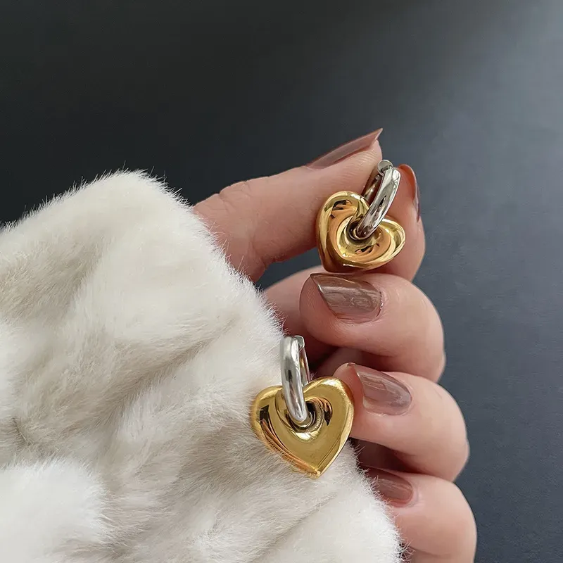 Duo-Love-Hoops-1