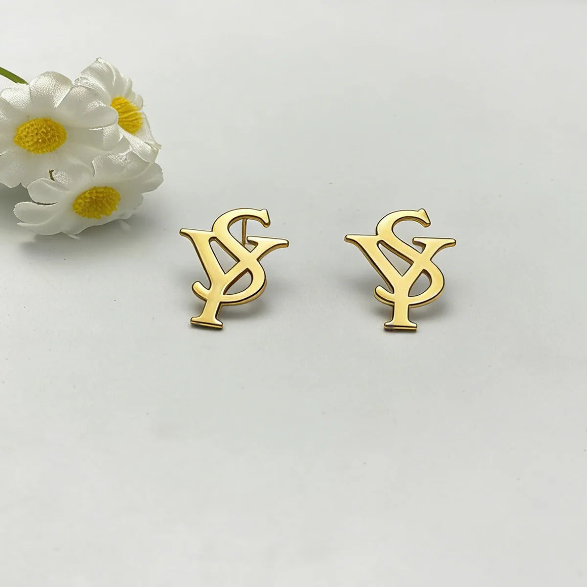 Linked Ys Gold Plated Stud Earring