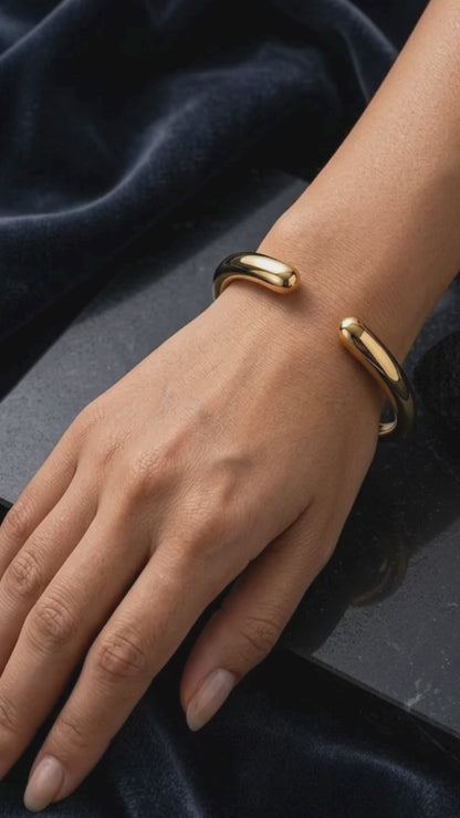 Grace Line Collection Plain Gold Plated Bracelets